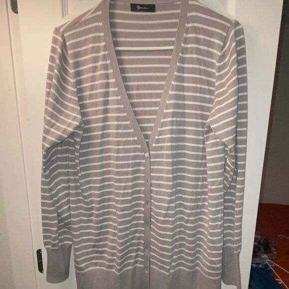 Cardigan - Picture 6 of 10